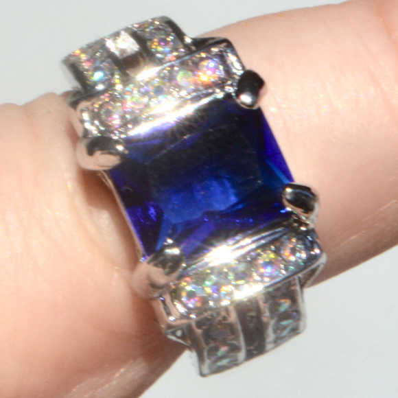 Jewelry - Blue Sapphire 18K Gold Fill Size 7 Ring Halo GF